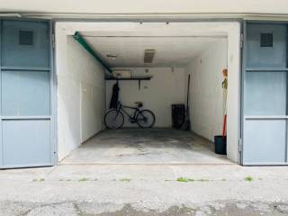 Garage in vendita a casalecchio di reno via isonzo, 3