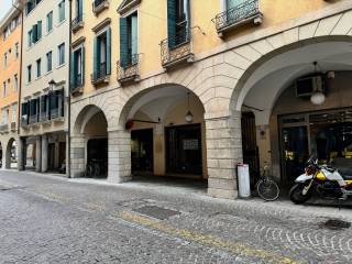 Negozio in affitto a padova piazzale giuseppe mazzini