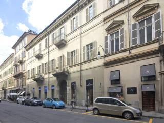 Posto auto in affitto a torino via maria vittoria, 15