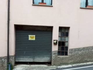 Garage in vendita a gualdo tadino via v luglio, 19, 06023 gualdo tadino pg, italia