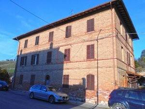 Appartamento all'asta ad asciano località stazione di castelnuovo berardenga 1; località stazione di castelnuovo berardenga n. 1 ; loc. stazione di castelnuovo