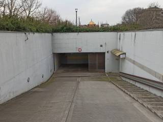 Garage in vendita a milano via lucio cornelio silla