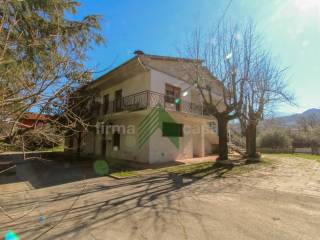 Villa in vendita a montorio al vomano via duca degli abruzzi