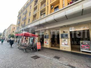 Negozio in affitto a salerno corso vittorio emanuele