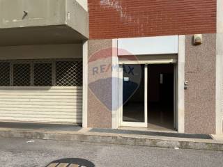 Negozio in affitto a bari via orfeo mazzitelli, 47