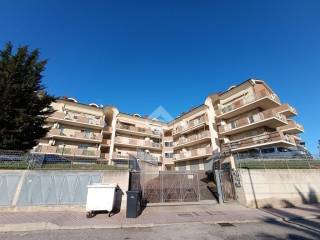 Garage in vendita a pineto via giovanni caccianini maturanzi, 1