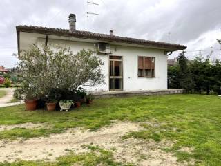 Villa in vendita a porto viro via luigi pirandello, 12