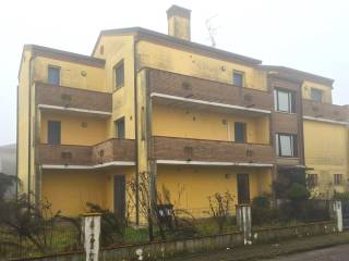 Appartamento all'asta a stienta via antonio ligabue, n. 21-23