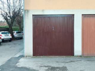 Garage in vendita a traversetolo via 4 novembre, 11