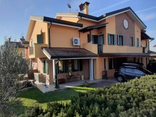 Villa bifamiliare in in vendita da privato a campodarsego via bassa ii