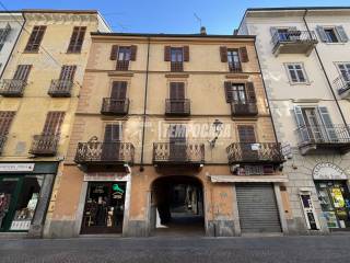 Intero stabile in vendita a casale monferrato via aurelio saffi