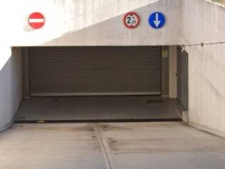 Garage in vendita a firenze via dei platani