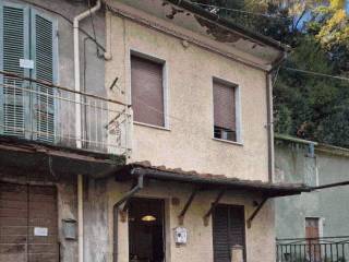 Appartamento all'asta a massa via rocca