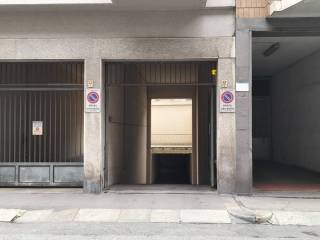 Garage in vendita a torino via antonio canova, 17l