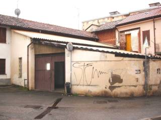 Garage in vendita a vigevano 