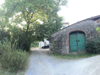 Garage in vendita a borgo a mozzano località radini