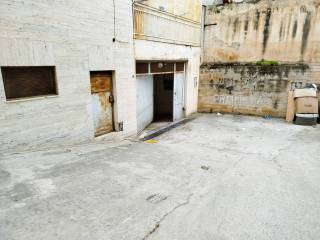 Garage in vendita a manfredonia via ludovico ariosto, 12/b