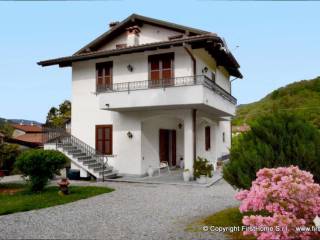 Casa indipendente in affitto a cuvio via cabiaglio