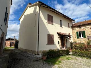 Casa indipendente in vendita a castiglione del lago via campo boario