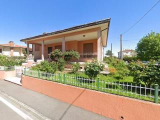 Villa in vendita a loreo via giacomo puccini, 18