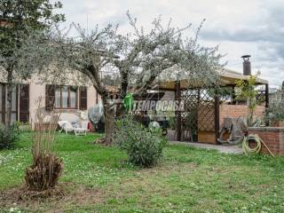 Casa indipendente in vendita a fano via fossa di sant'orso