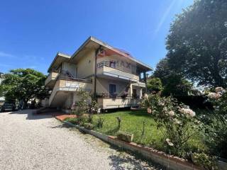 Villa in vendita a castiglione del lago viale divisione partigiani garibaldi, 26