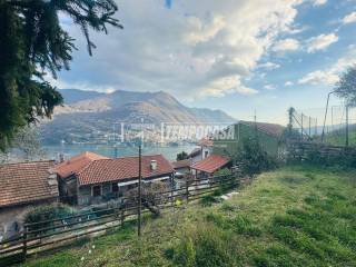 Casa indipendente in vendita a carate urio via mazzaina 16