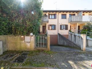 Villa a schiera in vendita a fiume veneto via g. mazzini