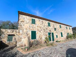 Colonica in vendita a monsummano terme piazza giuseppe giusti, 55