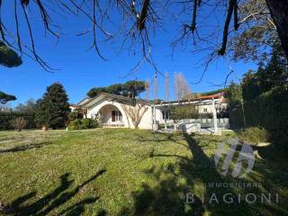 Villa in vendita a forte dei marmi via dalmazia,