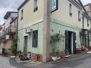 Negozio in affitto a catanzaro via della stazione