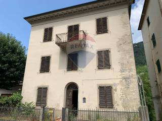 Casa indipendente in vendita a bagni di lucca via val di lima, 88