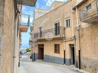 Casa indipendente in vendita ad alcamo via luigi pirandello, 15