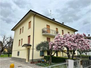 Casa indipendente in vendita a castel bolognese porzione di casa con giardino privato e garage !!!