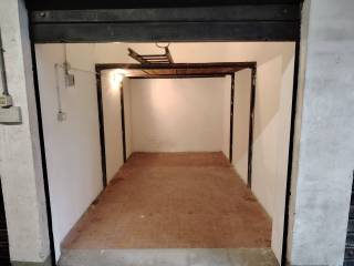 Garage in vendita a firenze via valdorcia, 22