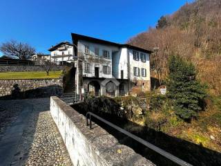 Casa indipendente in vendita a domaso via mulini