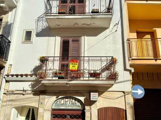 Casa indipendente in vendita a cassano delle murge via carlo chimenti, 23