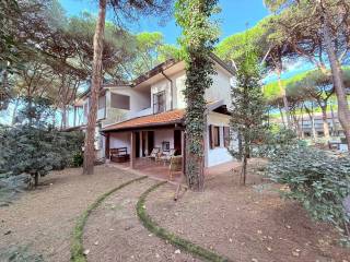 Villa a schiera in vendita a comacchio viale ruggero leoncavallo, 85/17