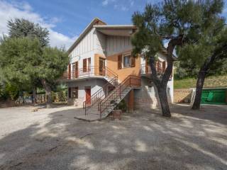 Casa indipendente in vendita a montecosaro località  san giacomo, 50