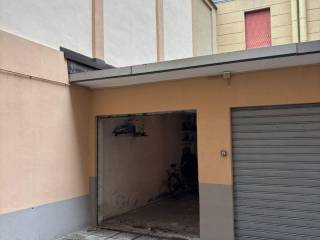 Garage in affitto a milano via giovanni da milano, 17