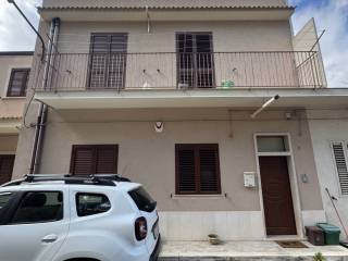 Intero stabile in in vendita da privato a carlentini via taormina, 7