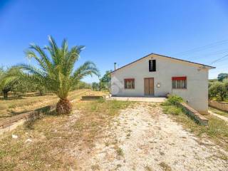 Casa indipendente in vendita a bucchianico via colle dei gesuiti, 65