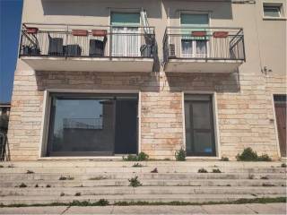 Negozio in affitto a sommacampagna 