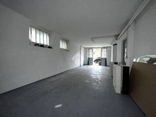Garage in affitto a giaveno via villa, 126