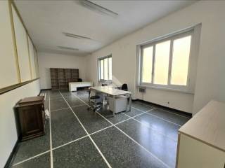 Ufficio in affitto ad arenzano via val lerone, 21