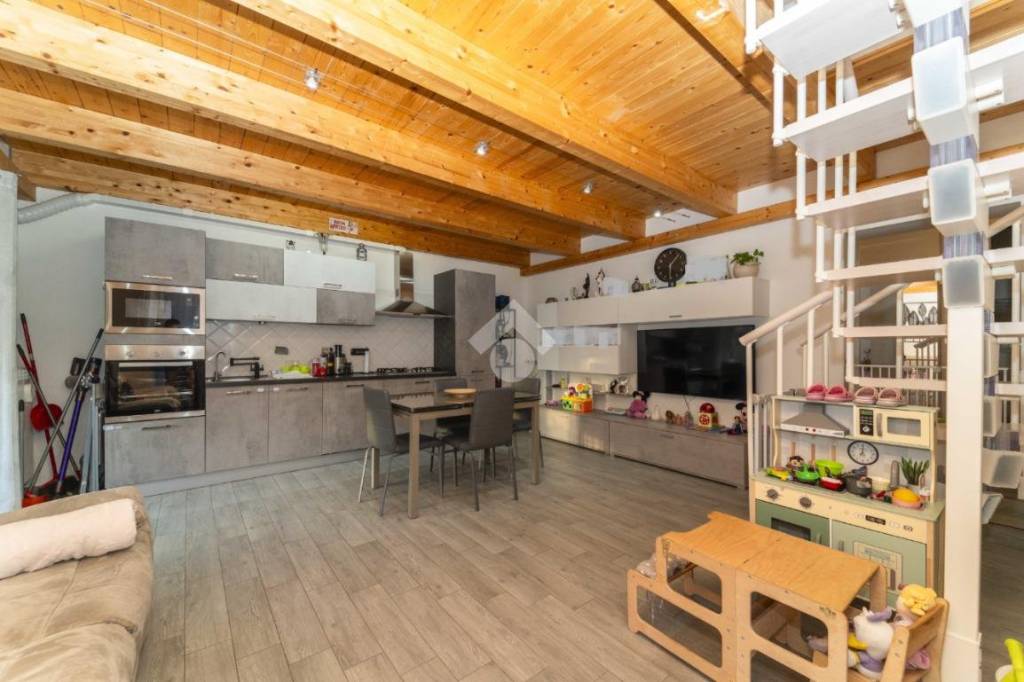 immagine annuncio 1 di 15