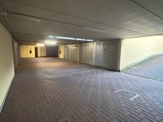 Garage in affitto a olgiate olona via gioacchino rossini, 37