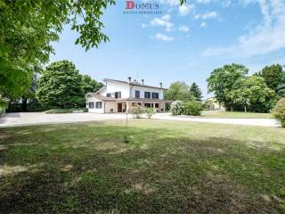 Villa in vendita a roncoferraro via verdi, 44