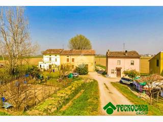 Casa indipendente in vendita a colorno via argine sinistra del parma, 59