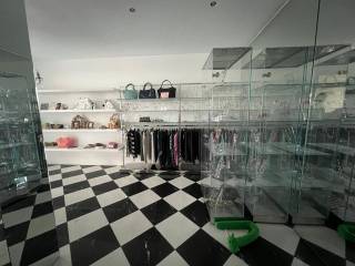 Negozio in vendita a torrevecchia pia piazza gino e mariuccia locatelli n°5